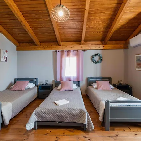 Elia Apartment