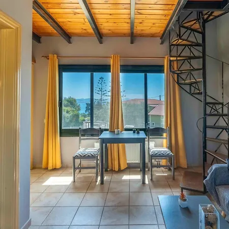 Elia Apartment *